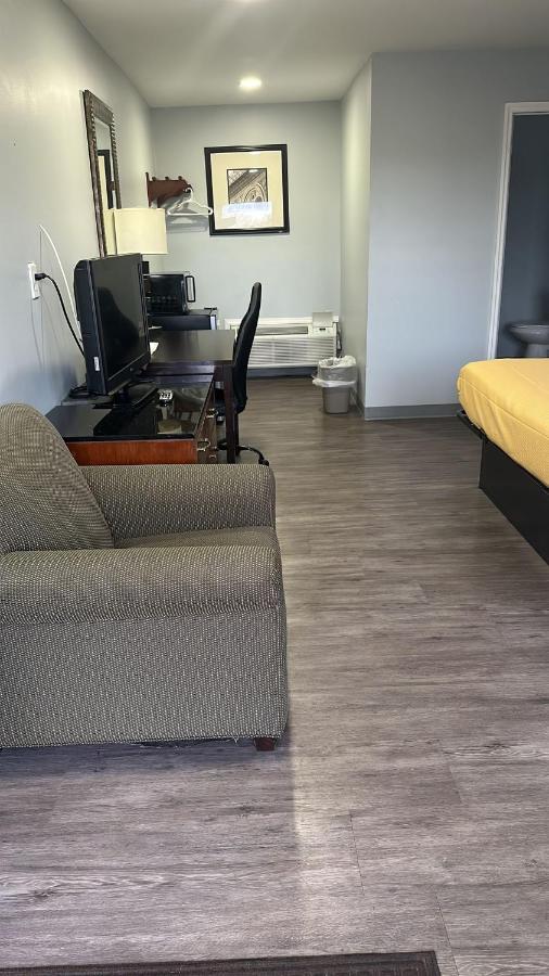 | Americas Best Value Inn