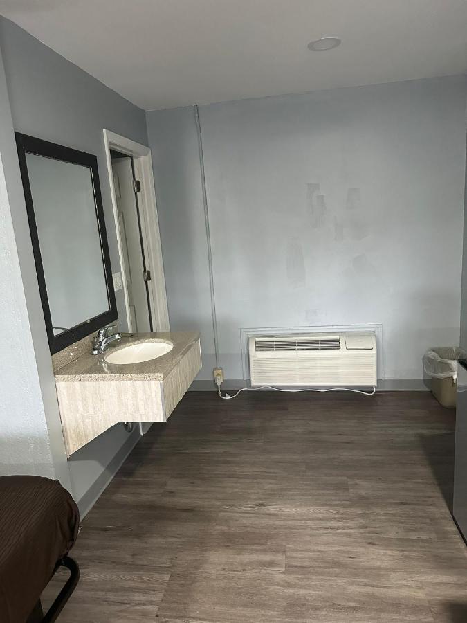 | Americas Best Value Inn