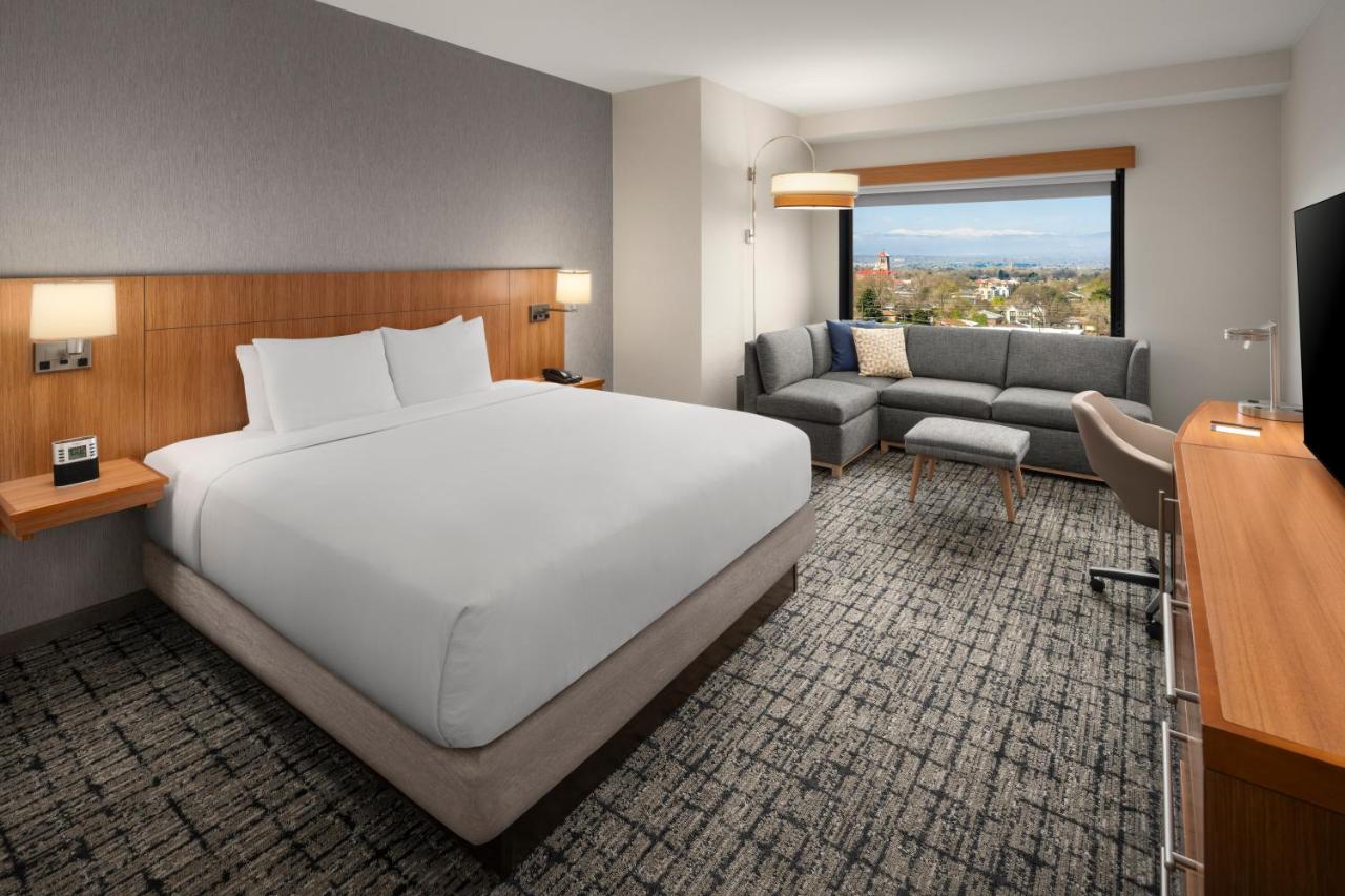 King Room with Mountain View at Hyatt Place Denver/Cherry Creek