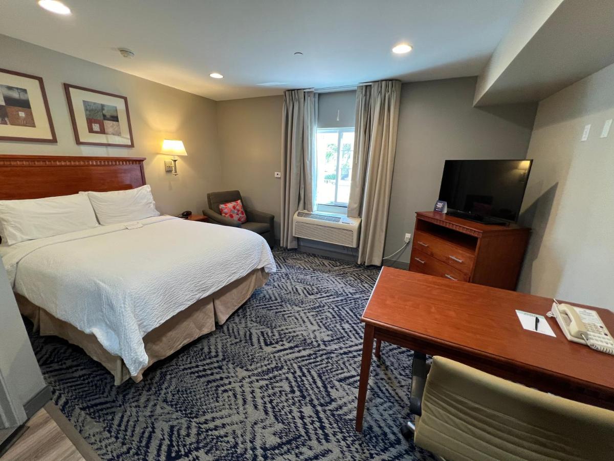 Queen Studio at Candlewood Suites LAX Hawthorne, an IHG Hotel