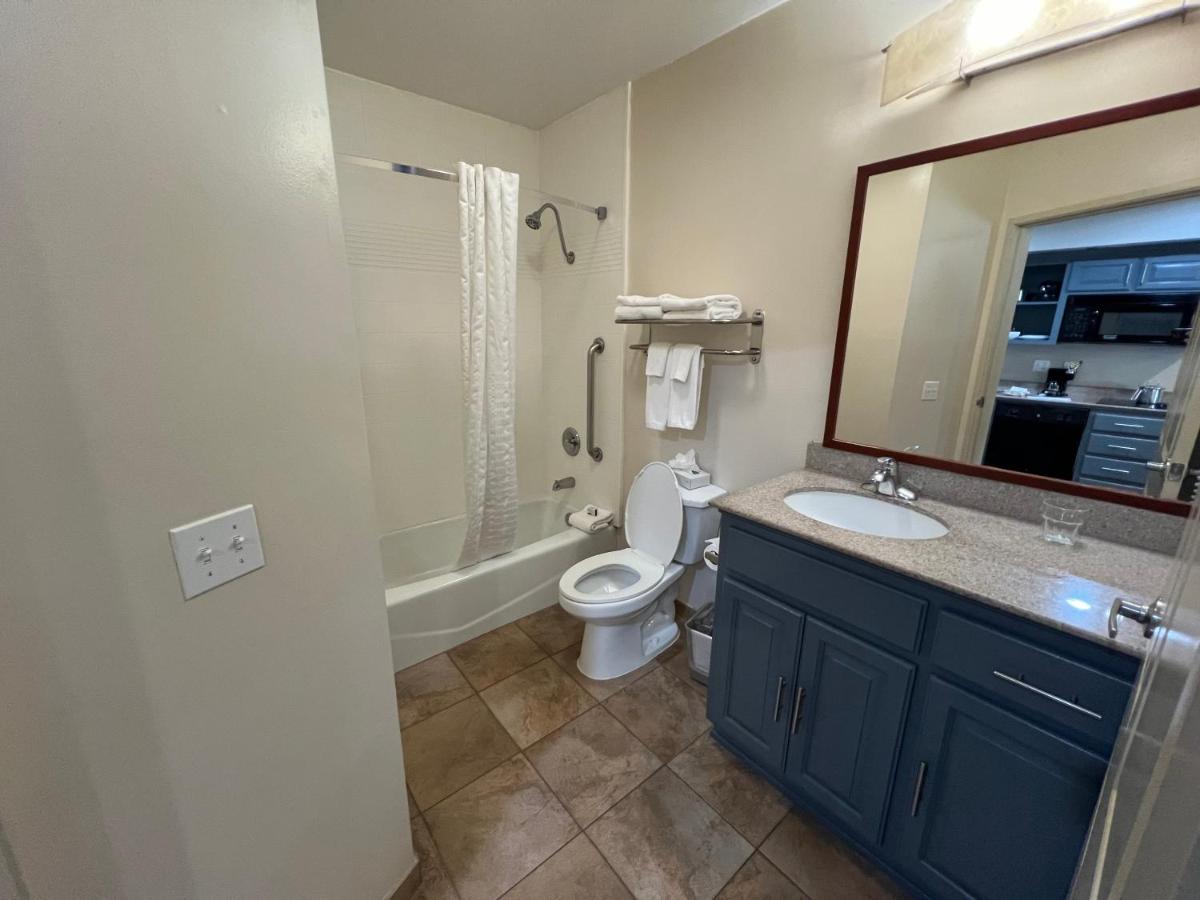 Queen Studio at Candlewood Suites LAX Hawthorne, an IHG Hotel