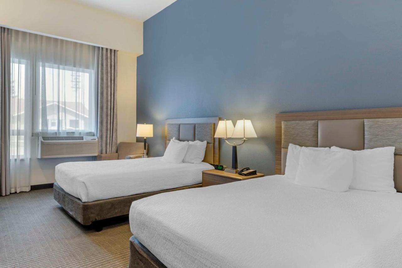 Queen Room with Two Queen Beds - Non-Smoking at Best Western Plus Peppertree Nampa Civic Center Inn