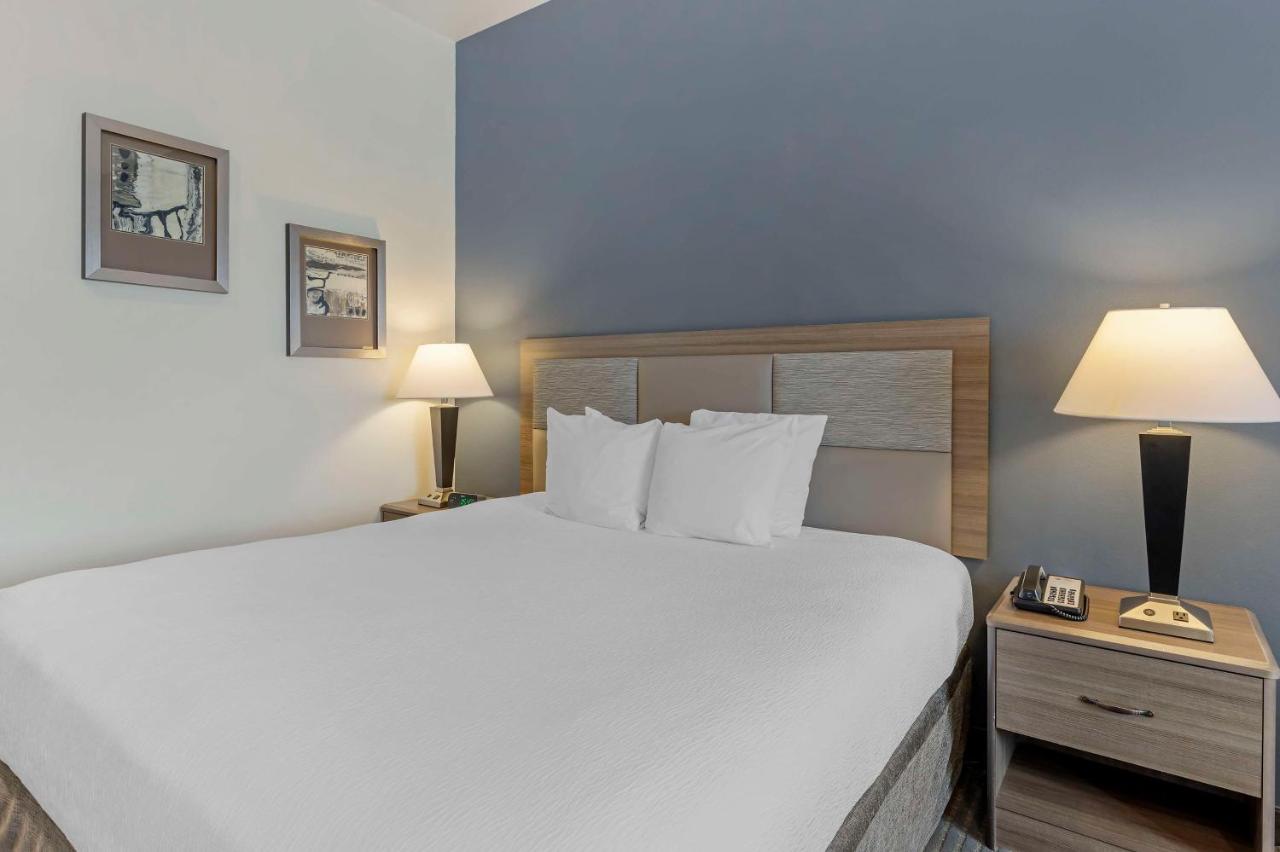 King Room - Hearing Accessible at Best Western Plus Peppertree Nampa Civic Center Inn