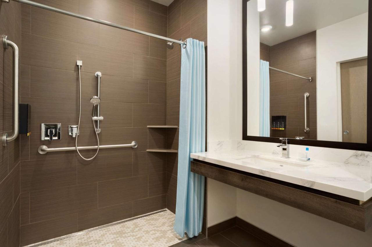 King Room - Hearing Accessible at Best Western Plus Peppertree Nampa Civic Center Inn