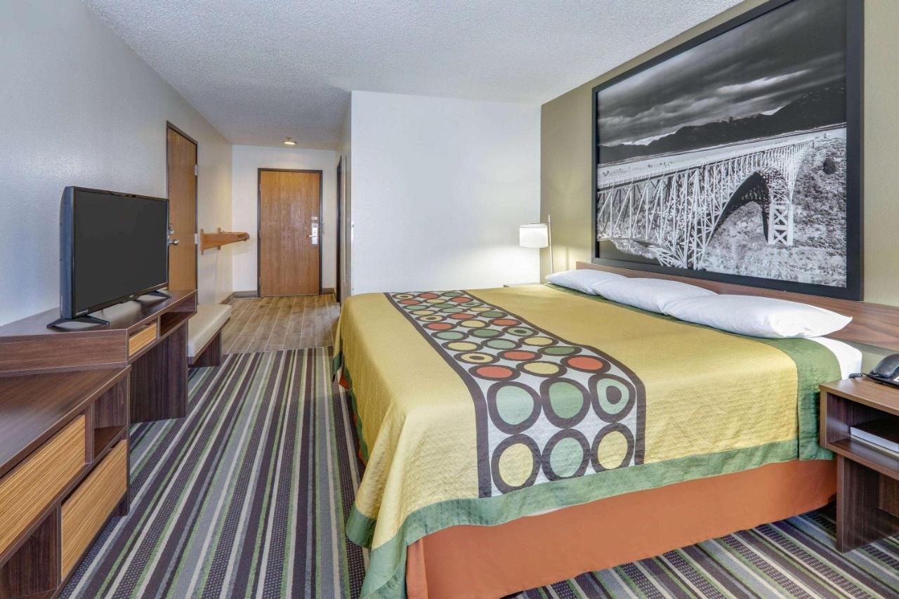  | Super 8 by Wyndham Roswell