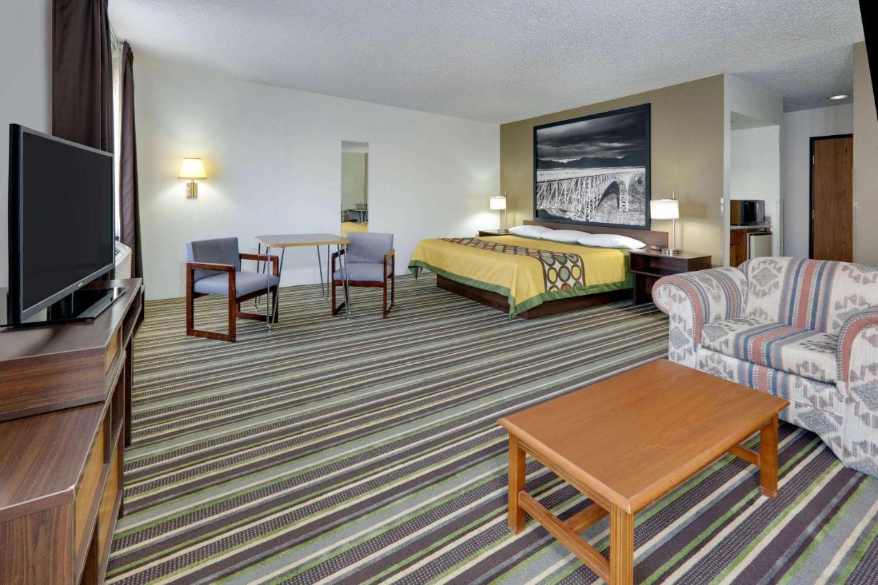  | Super 8 by Wyndham Roswell