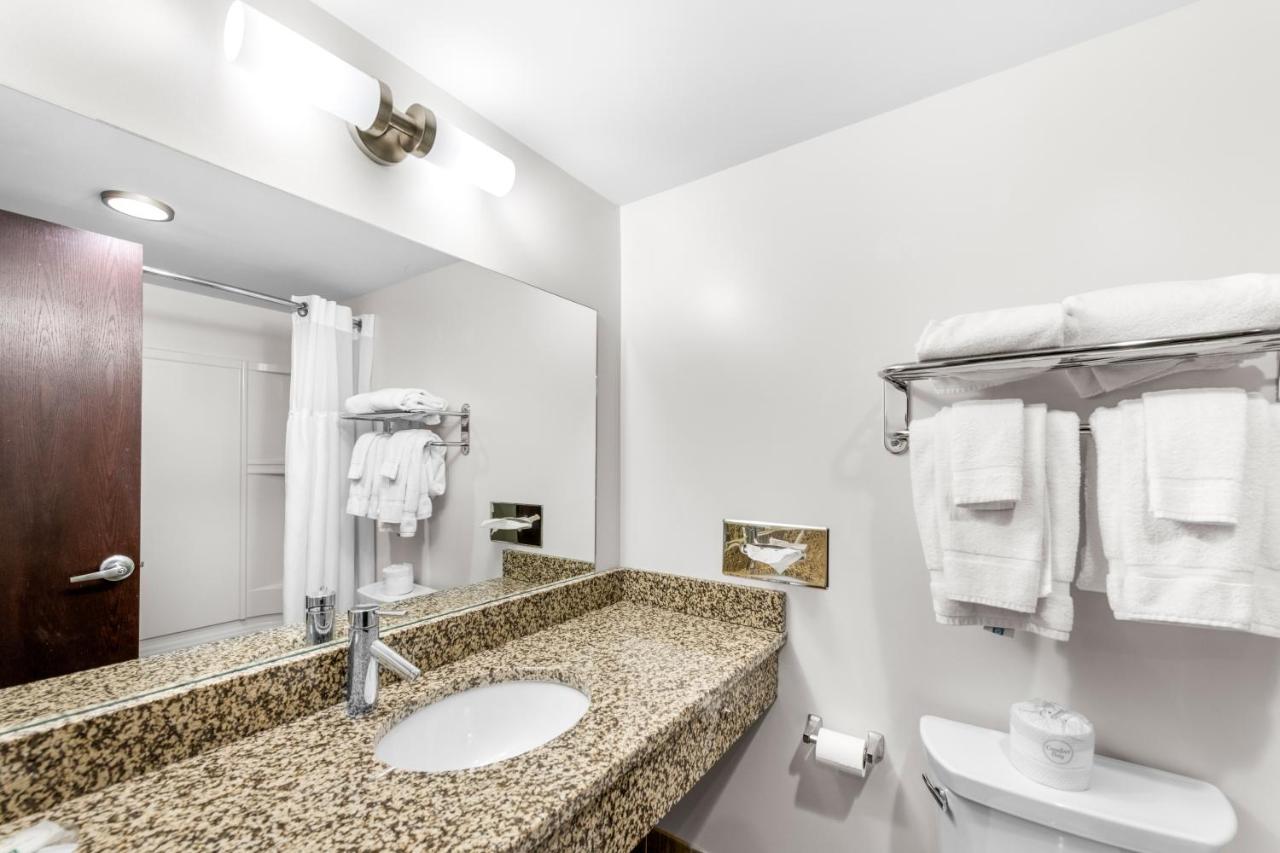 Ramada Hotel & Conference Center by Wyndham Columbus