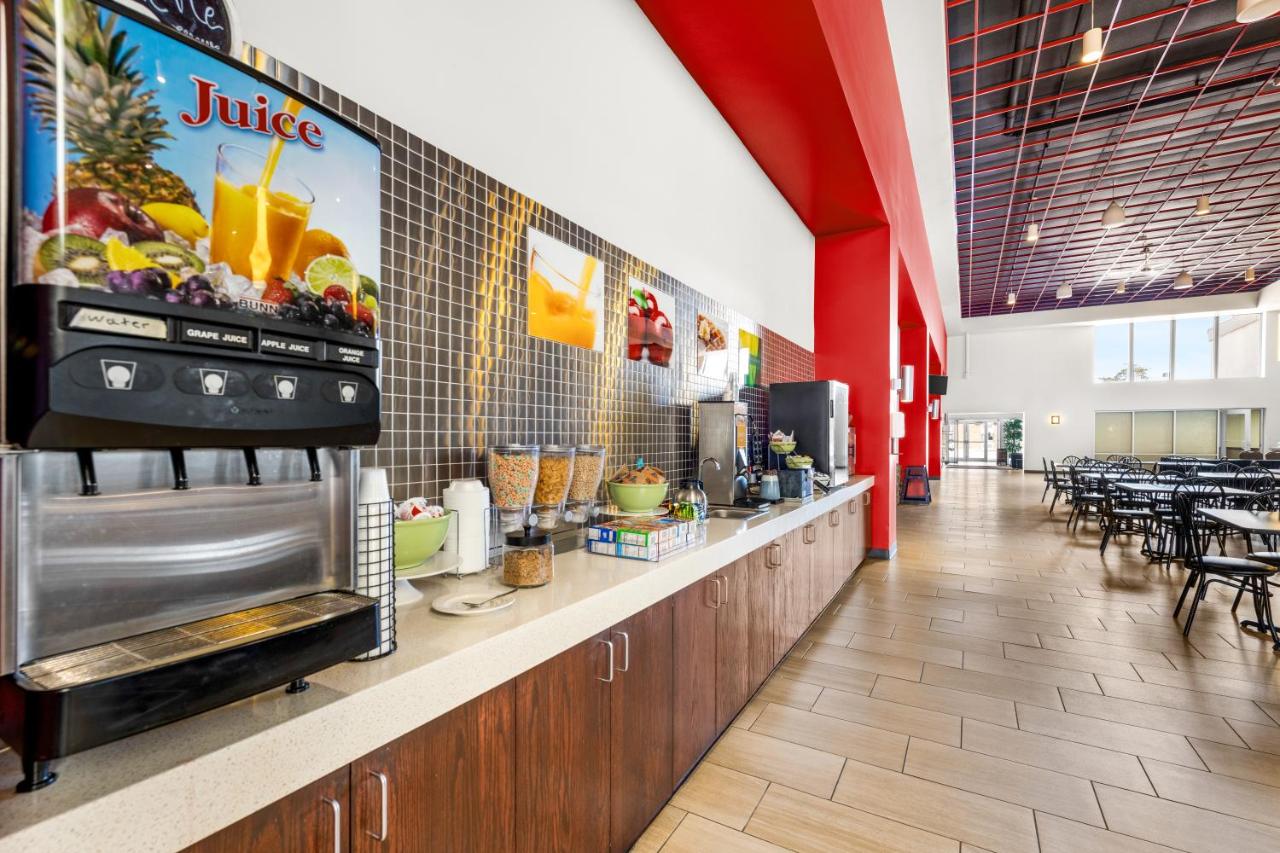 Ramada Hotel & Conference Center by Wyndham Columbus