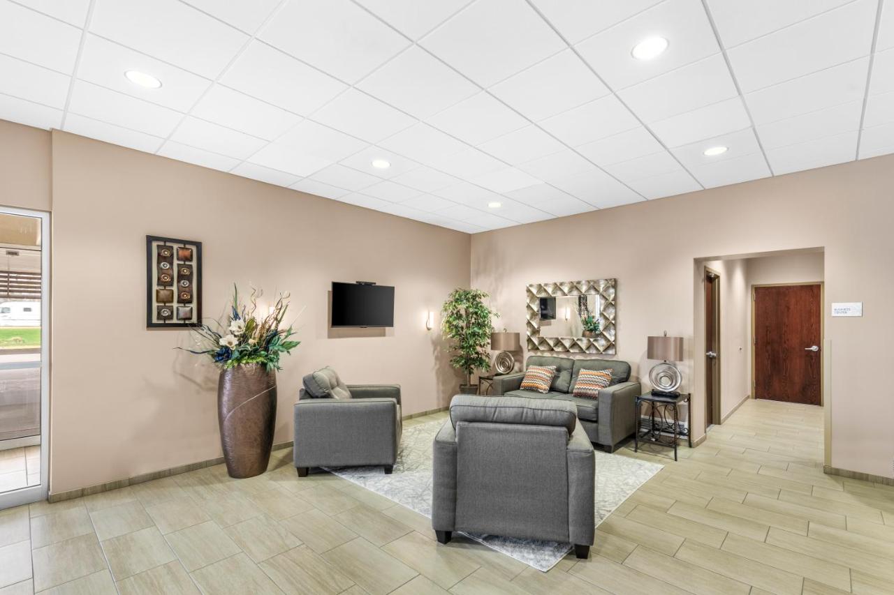 Ramada Hotel & Conference Center by Wyndham Columbus