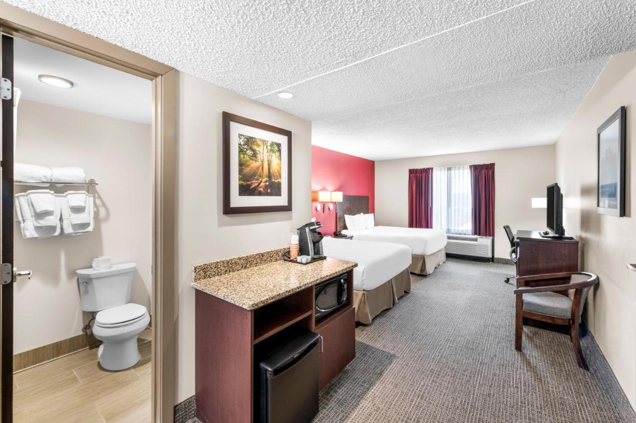 Ramada Hotel & Conference Center by Wyndham Columbus