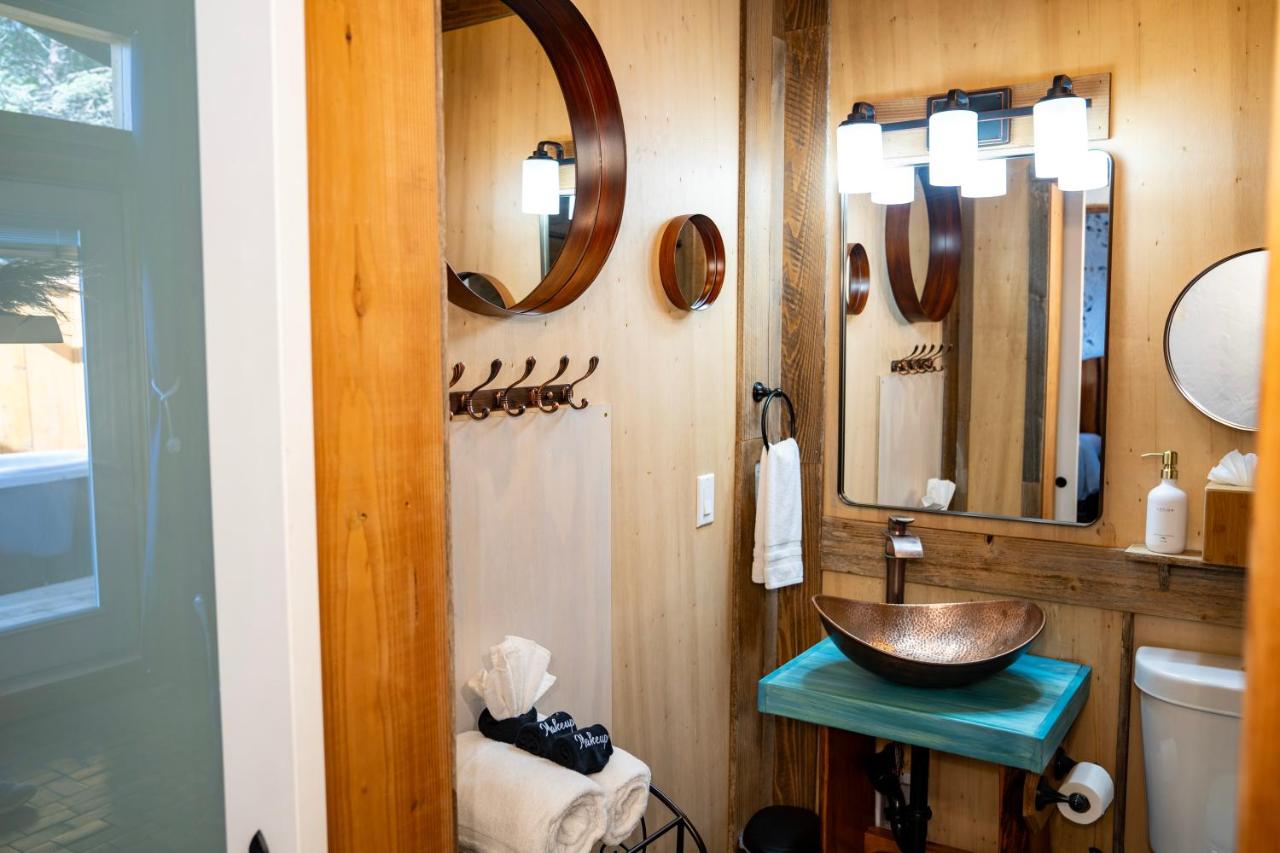 Superior Single Room with Sea View at Homer Inn and Spa