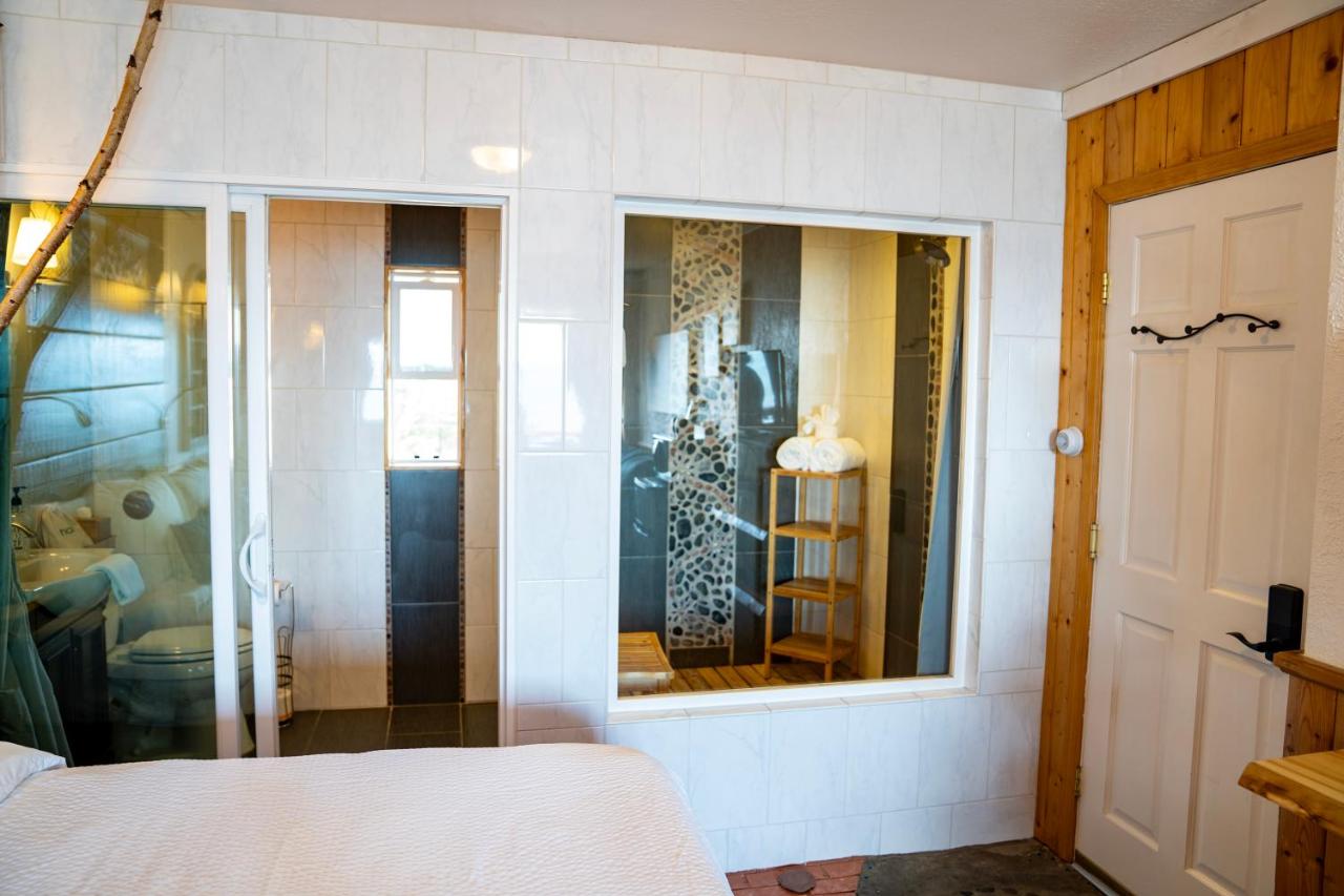 Studio with Ocean View at Homer Inn and Spa