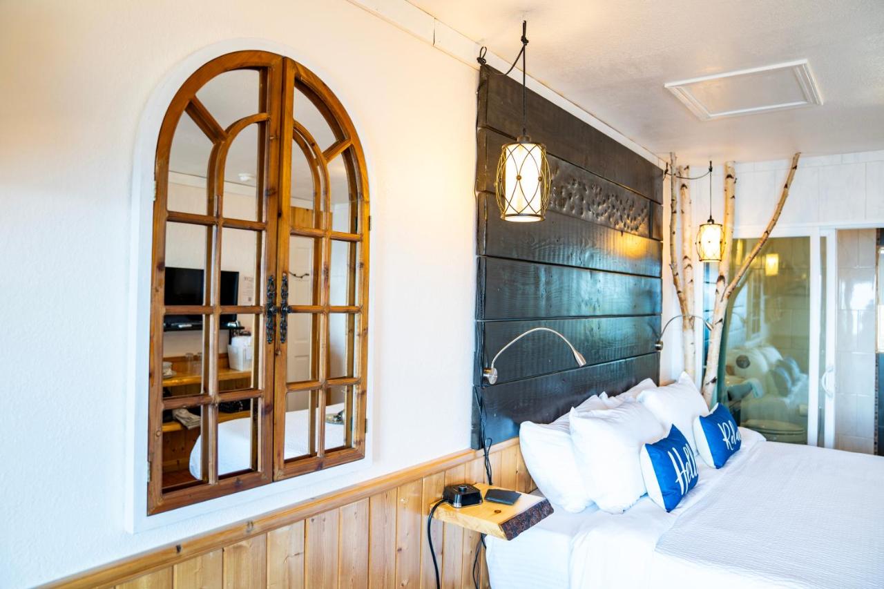 Studio with Ocean View at Homer Inn and Spa
