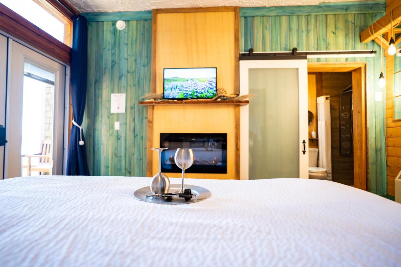 Superior Single Room with Sea View at Homer Inn and Spa