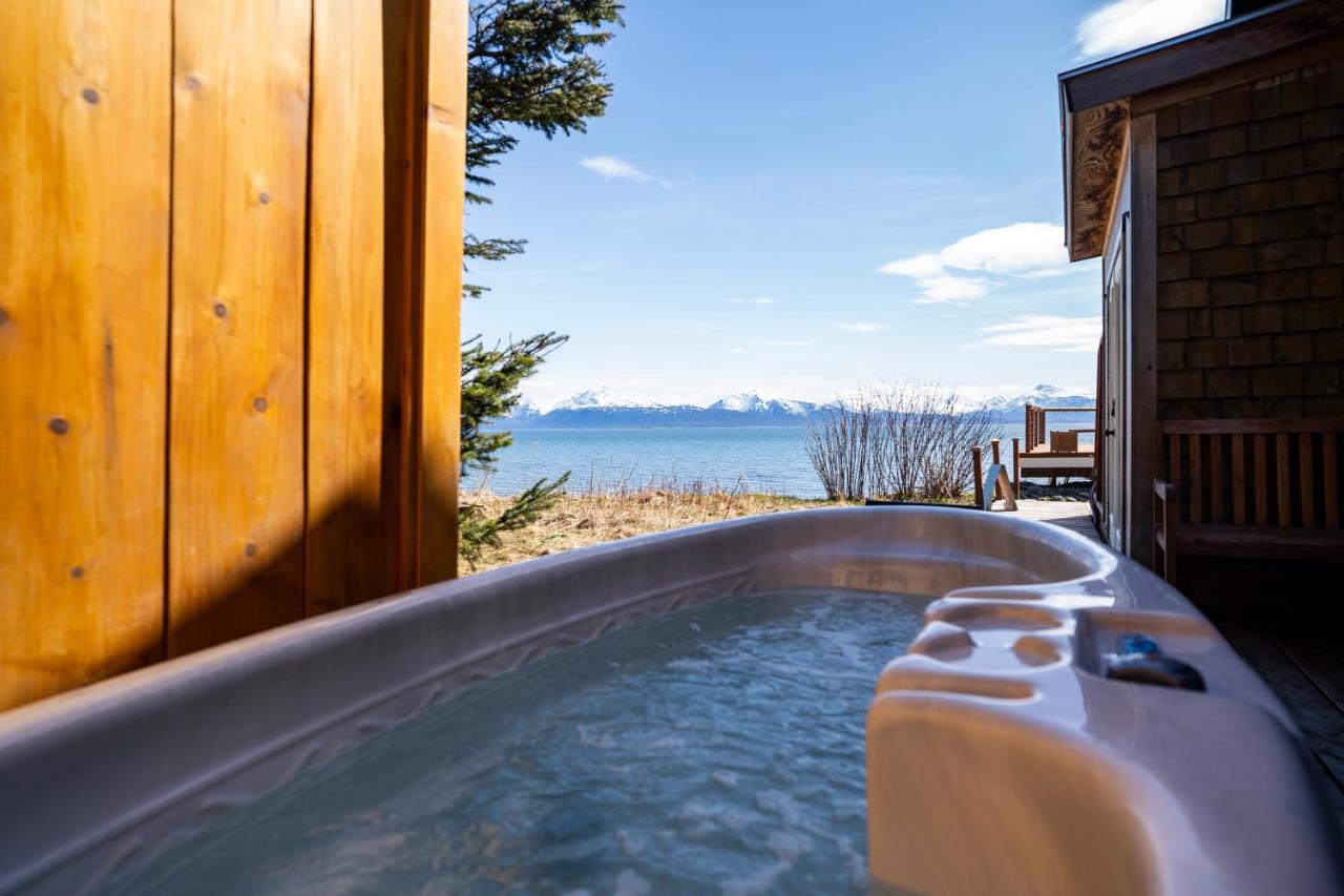Superior Single Room with Sea View at Homer Inn and Spa