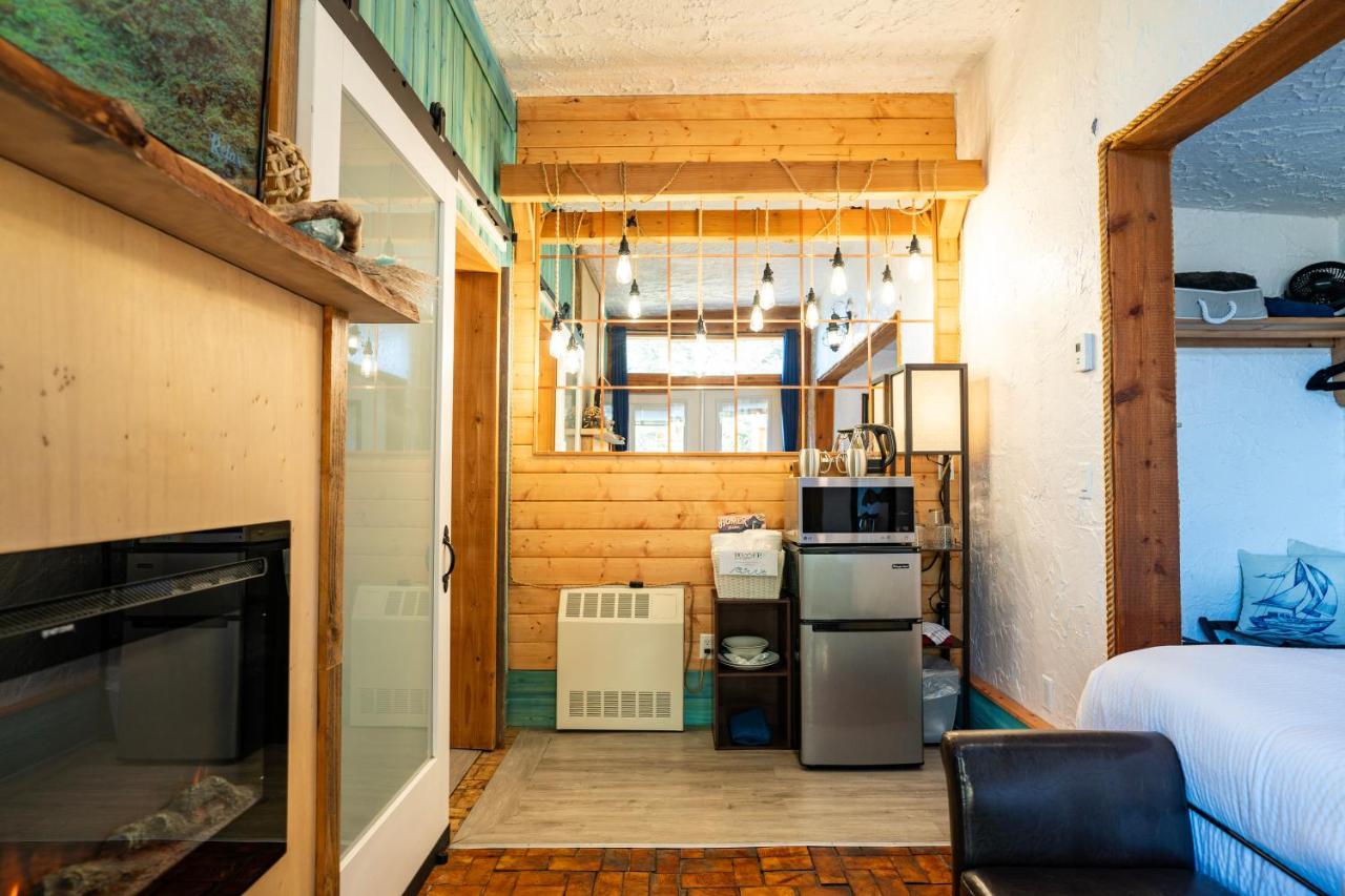 Superior Single Room with Sea View at Homer Inn and Spa