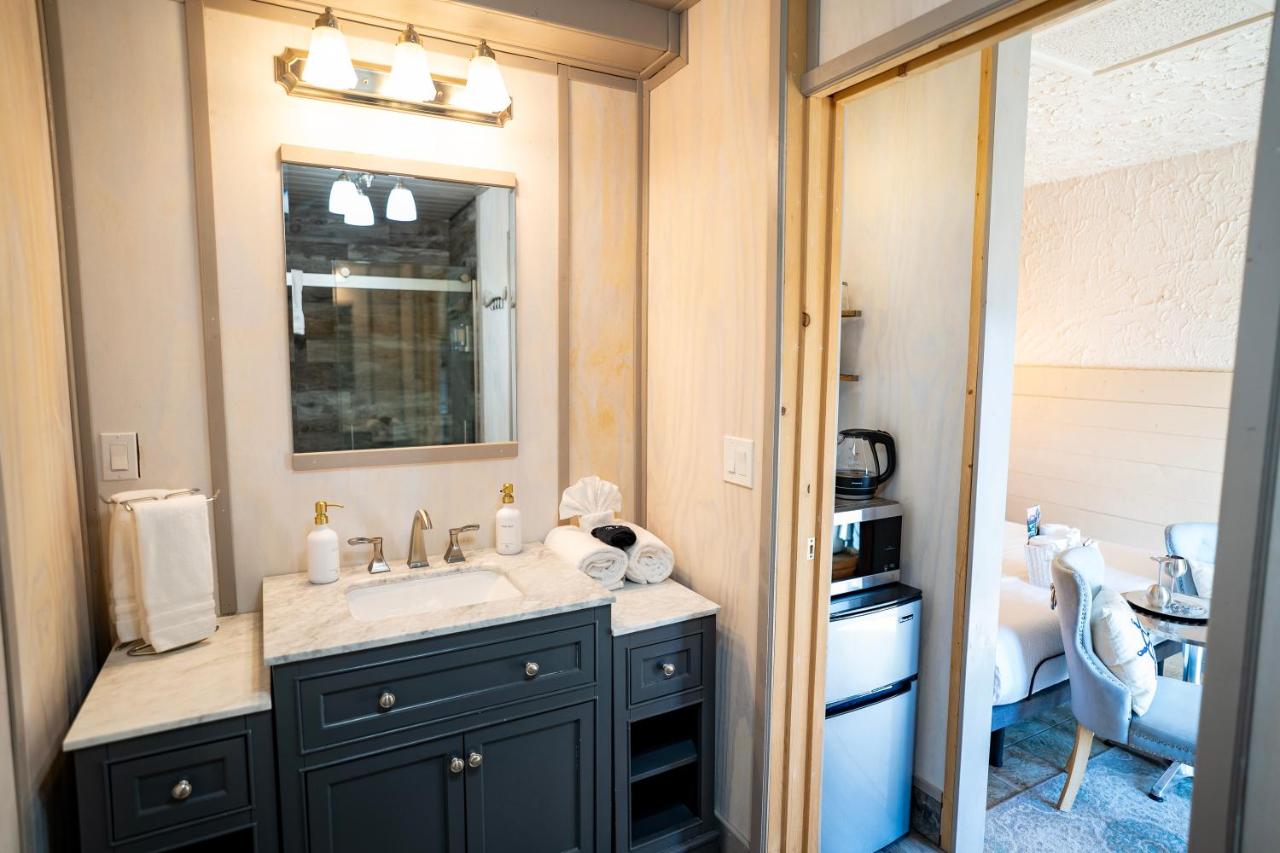 Superior Single Room with Sea View at Homer Inn and Spa