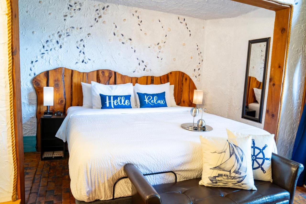 Superior Single Room with Sea View at Homer Inn and Spa