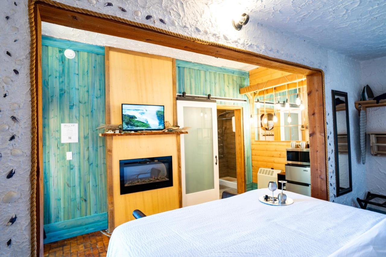 Superior Single Room with Sea View at Homer Inn and Spa