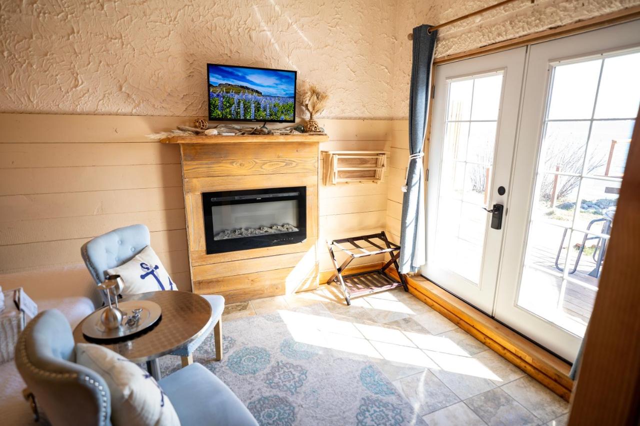 Superior Single Room with Sea View at Homer Inn and Spa