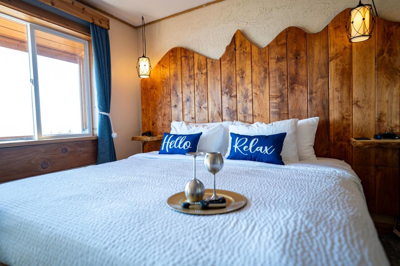 Studio with Ocean View at Homer Inn and Spa