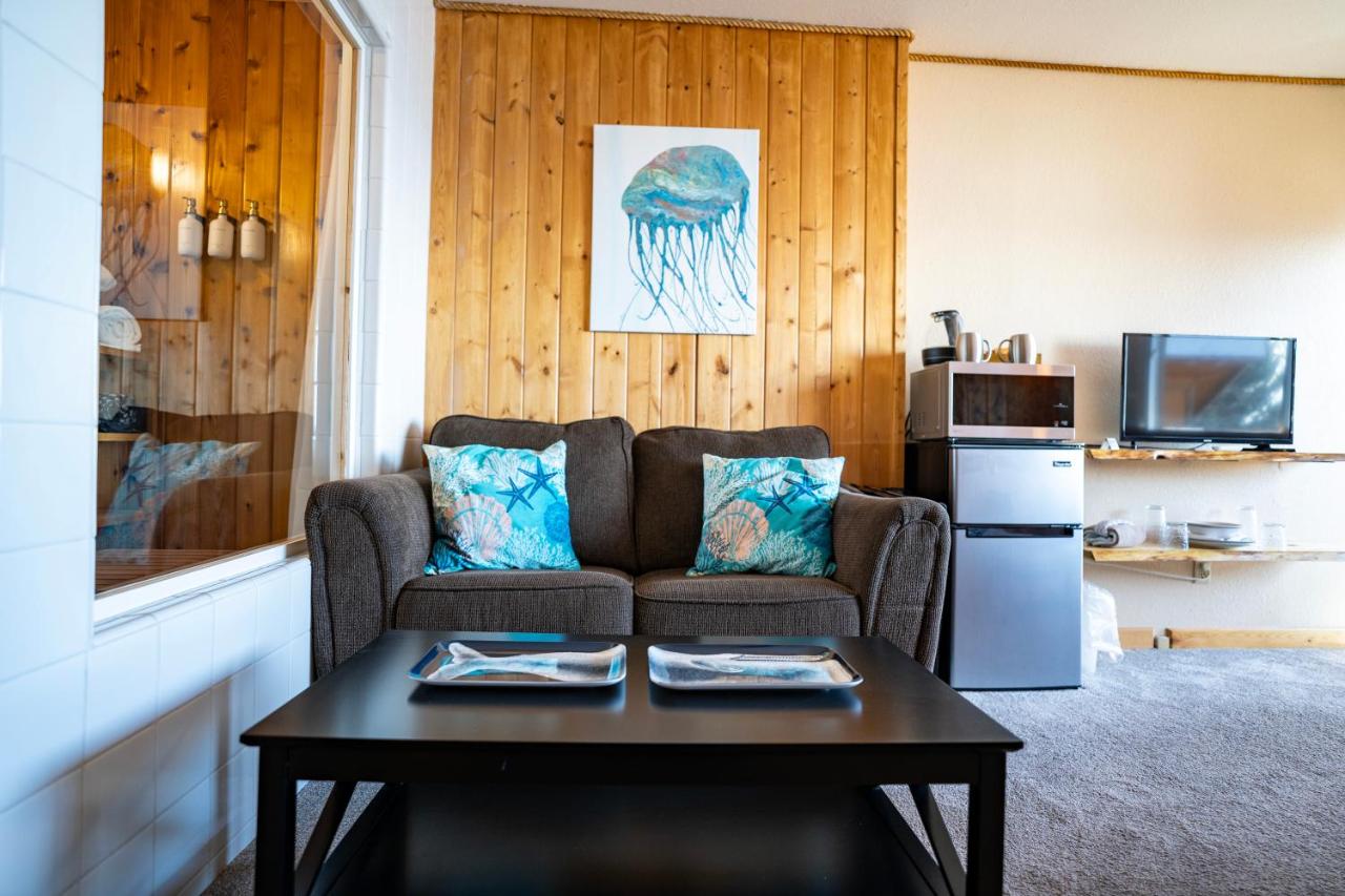 Studio with Ocean View at Homer Inn and Spa