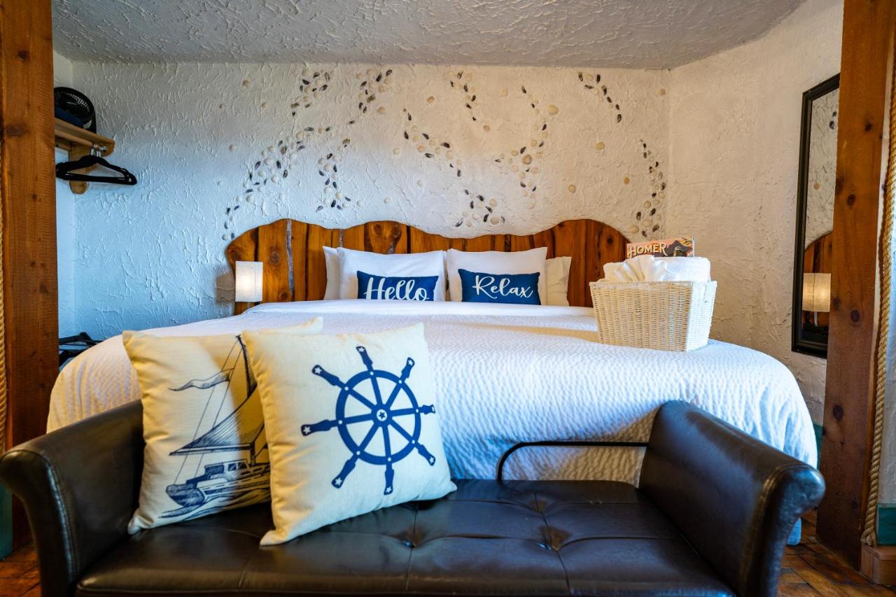Superior Single Room with Sea View at Homer Inn and Spa