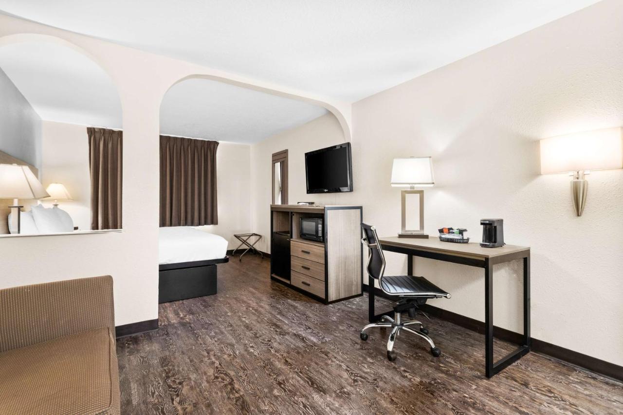 King Room with Sofabed at SureStay Hotel by Best Western Albuquerque Midtown