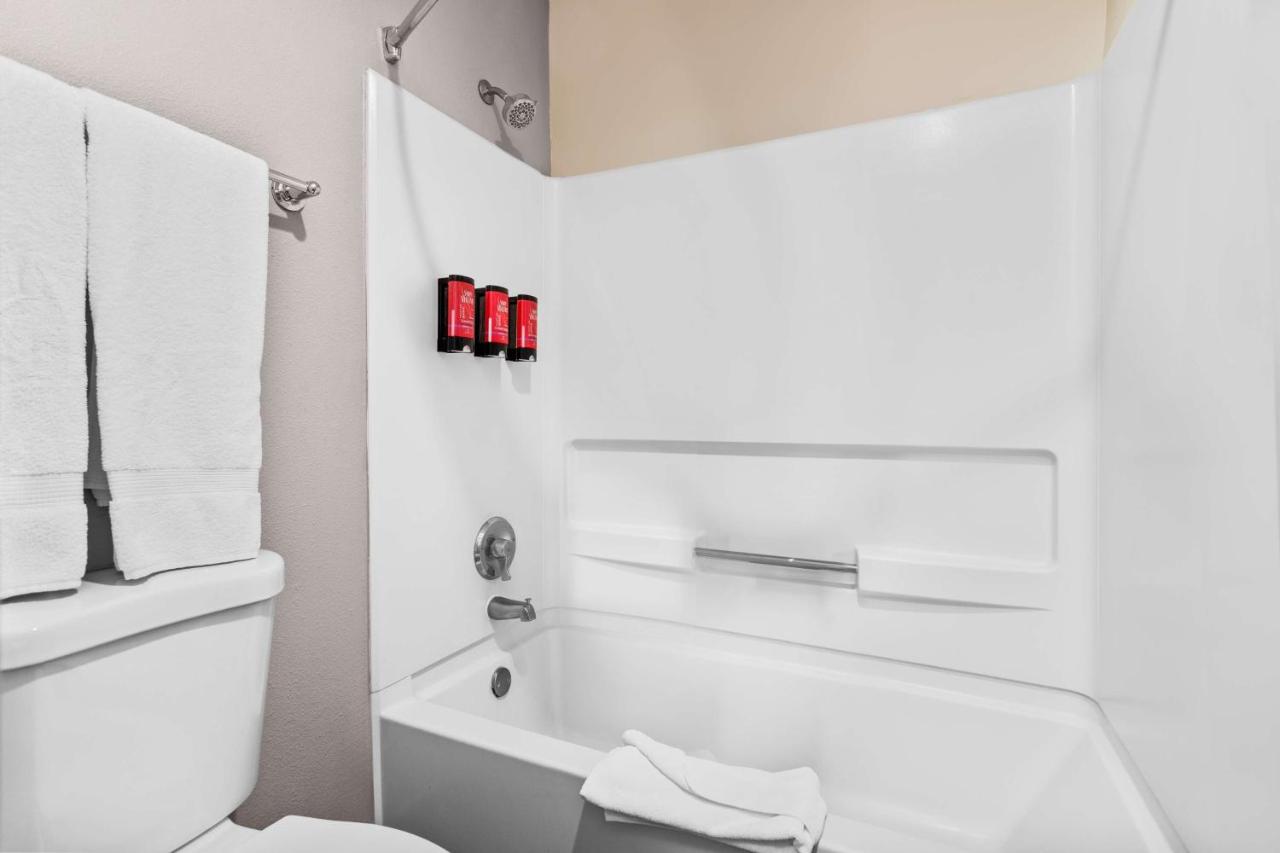 King Room at SureStay Hotel by Best Western Albuquerque Midtown