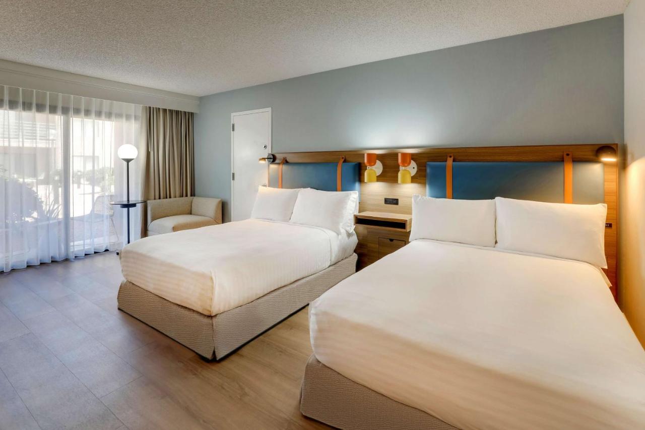 Mobility Accessible Guestroom Two Doubles Roll-In Shower at Sonesta Select Scottsdale at Mayo Clinic Campus