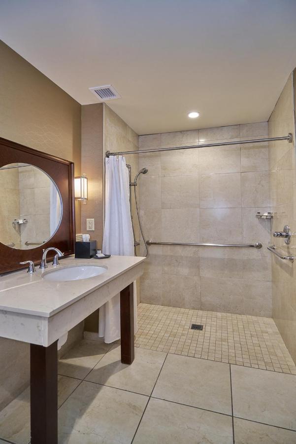 | Sheraton Mesa Hotel at Wrigleyville West