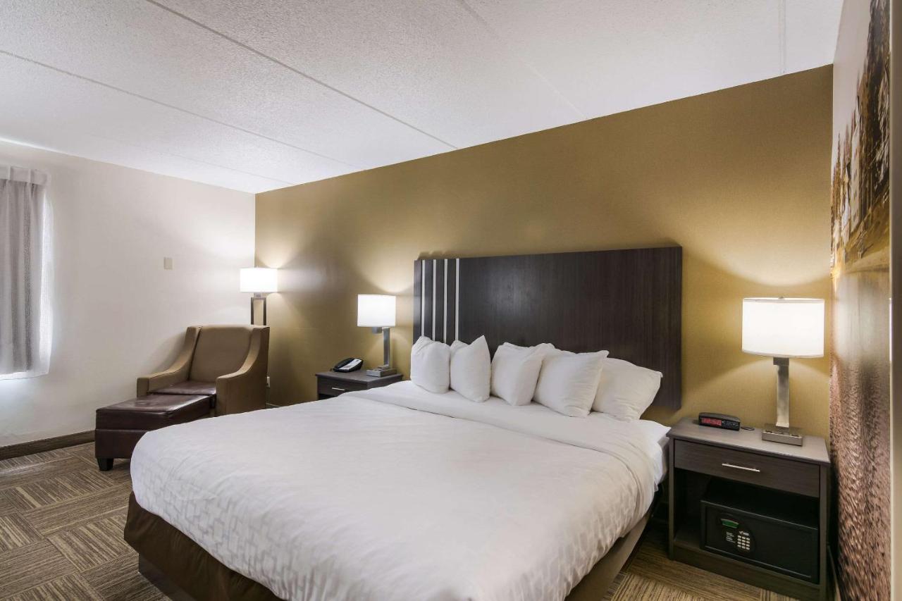 King Room 1st Floor - Non-Smoking at Clarion Pointe Jamestown - Falconer