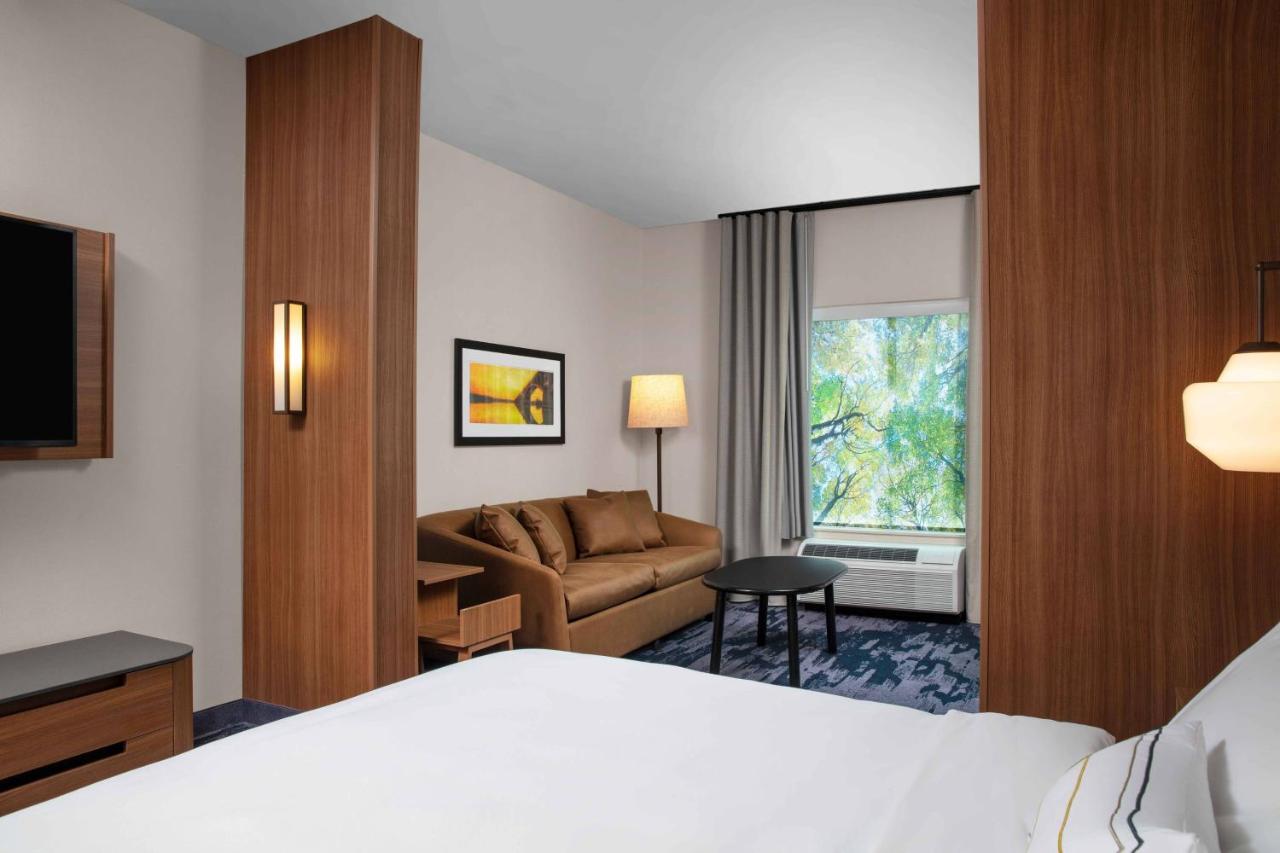 | Fairfield by Marriott Inn & Suites Lewisburg