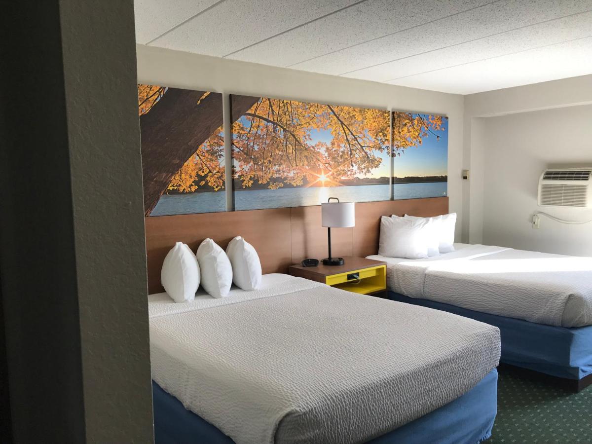 Double Room - Non-Smoking at Days Inn by Wyndham International Falls