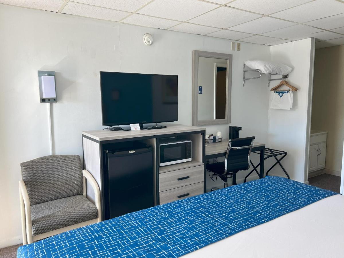 Room #51679510 at Travelodge by Wyndham Hershey