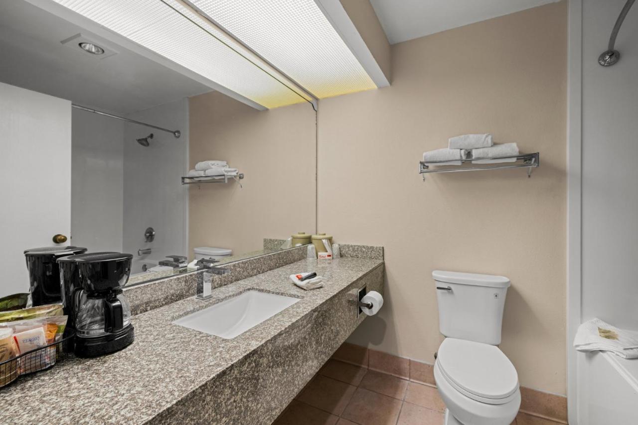 Suite King Room with Spa Bath Non-Smoking at Red Roof Inn & Suites Albany, GA