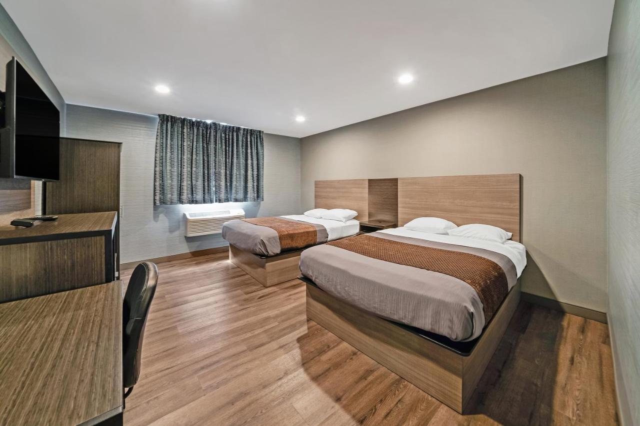 | Americas Best Value Inn Foxboro