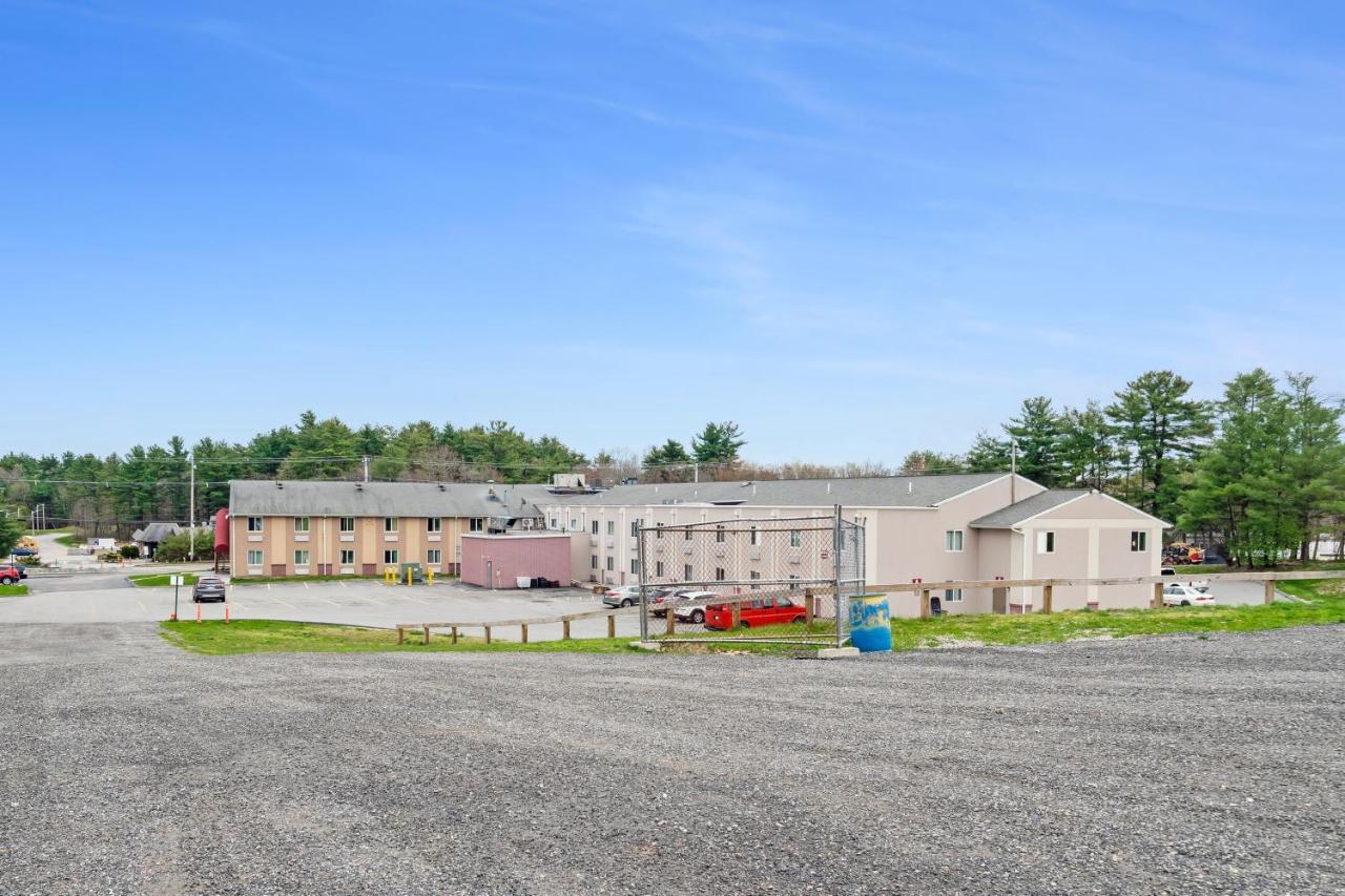 | Americas Best Value Inn Foxboro