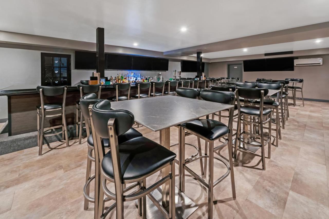 | Americas Best Value Inn Foxboro
