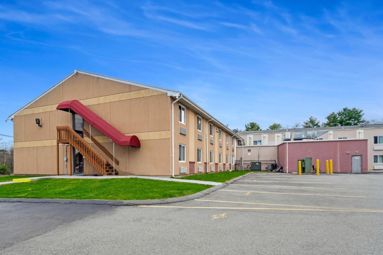 | Americas Best Value Inn Foxboro