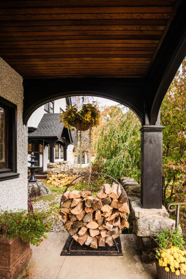 | Manor House Inn