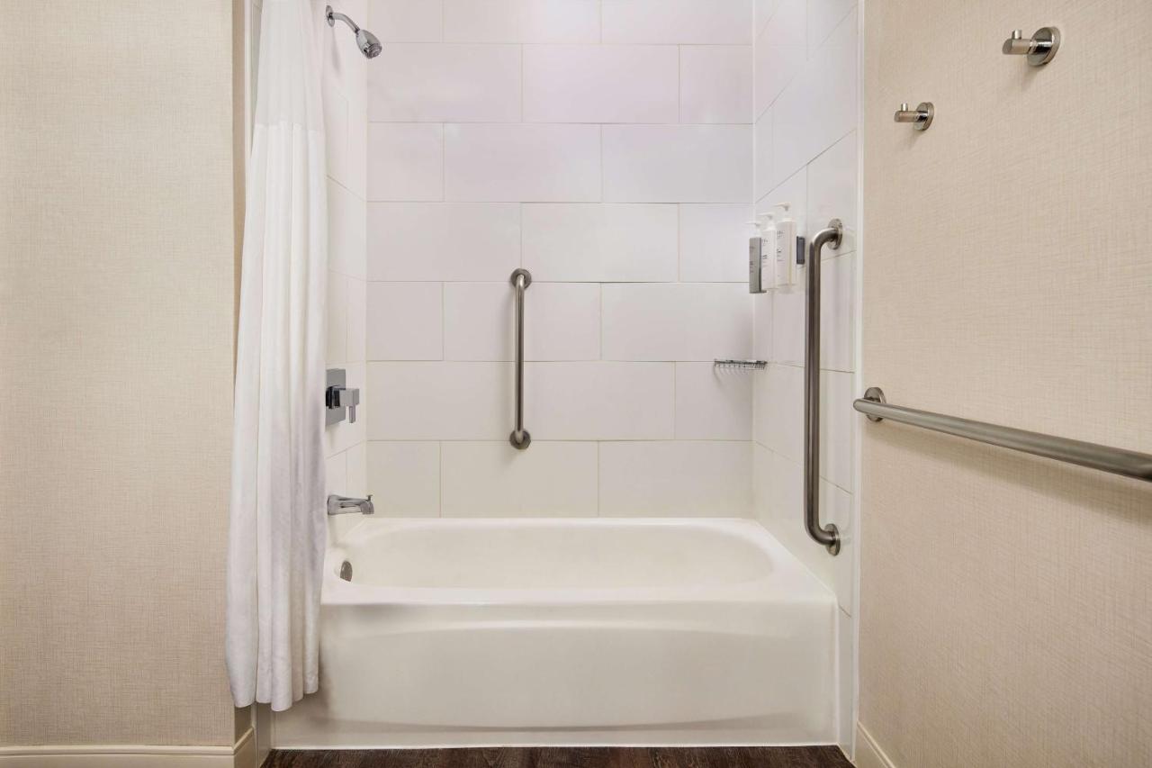 King Room - Disability Access at Hampton Inn Taos