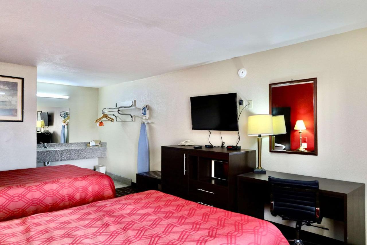 | Rodeway Inn - Pauls Valley