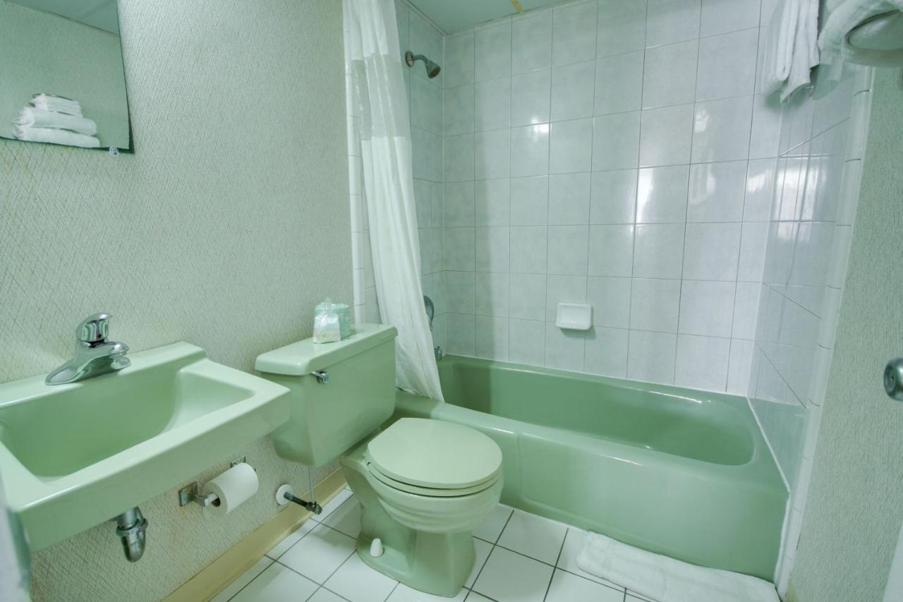 | Surf Inn Suites