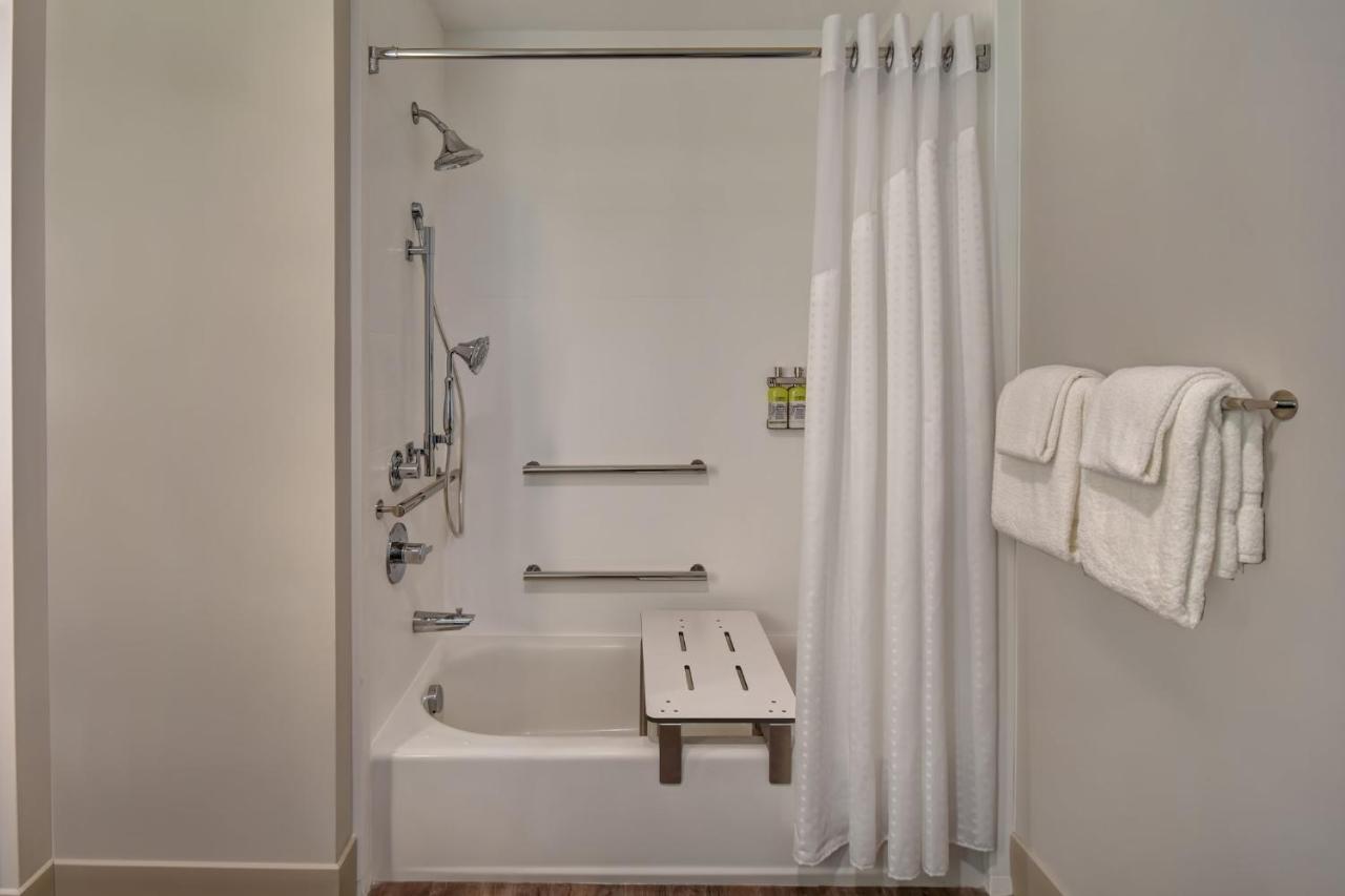 | Holiday Inn Express & Suites - Galveston Beach, an IHG Hotel