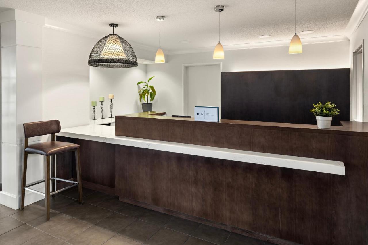 | Staybridge Suites Minneapolis-Maple Grove, an IHG Hotel