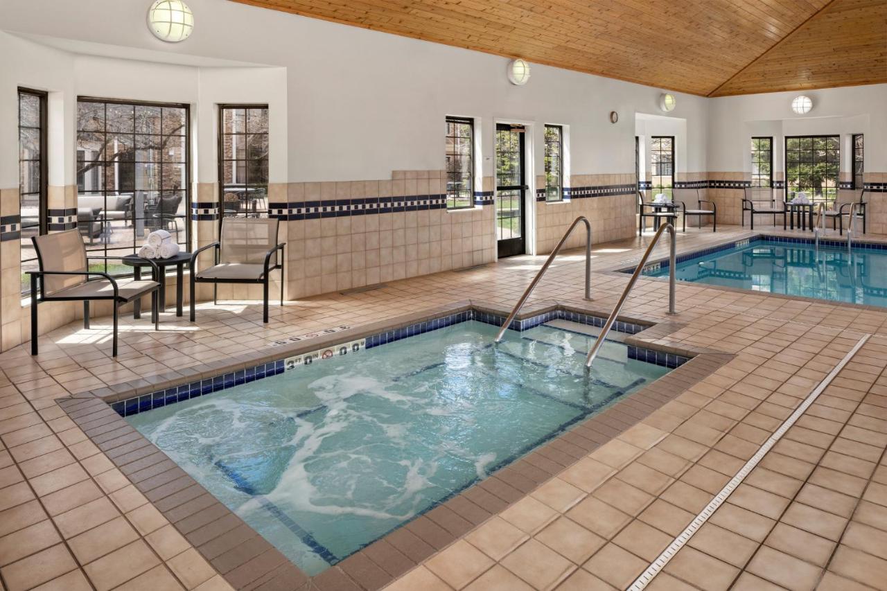 | Staybridge Suites Minneapolis-Maple Grove, an IHG Hotel