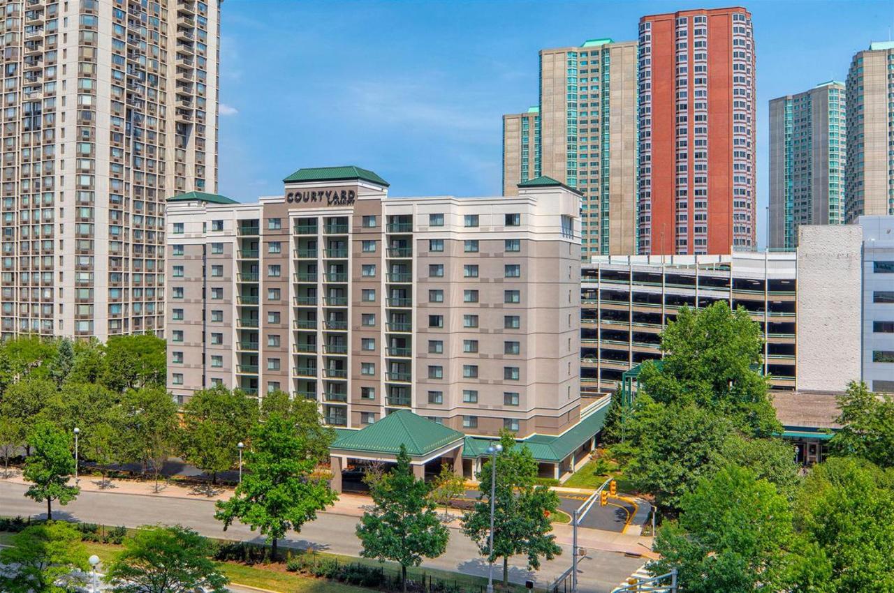 | Courtyard Jersey City Newport
