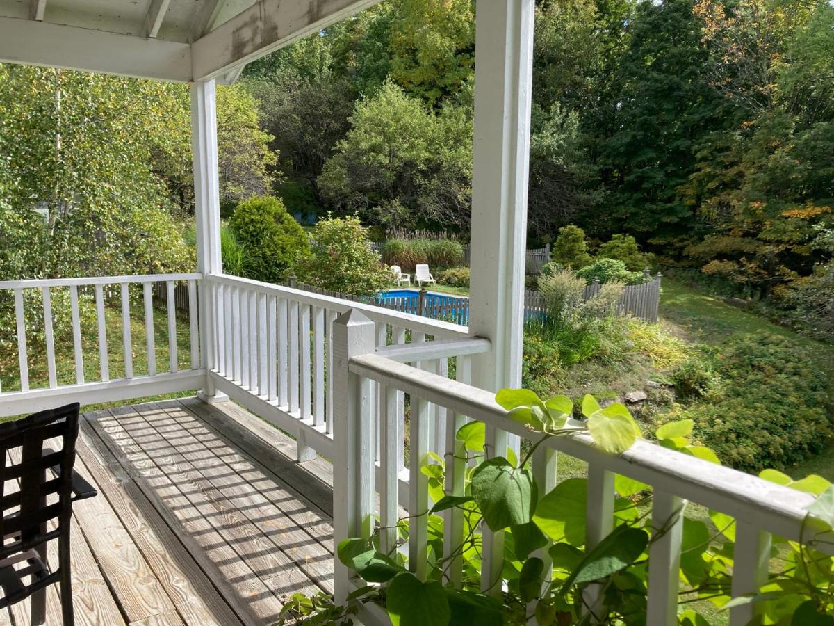 | Deerhill Inn