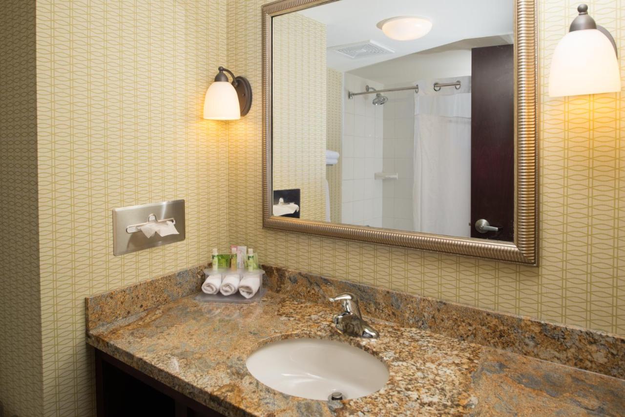 Deluxe Suite at Glacier Peaks Hotel